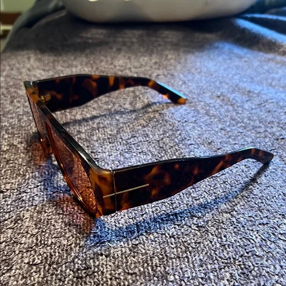Tortoise Shell Sunglasses - Picture 3 of 5